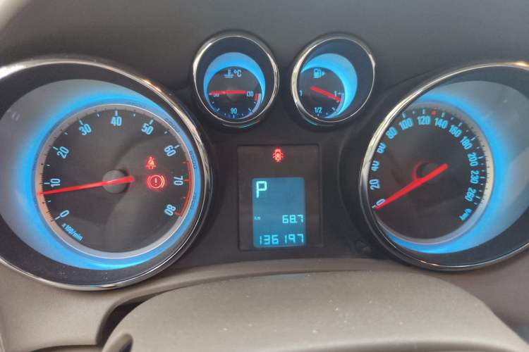 Used Buick GT 2013 GT 1.6L Automatic Fashion Edition Instrument Cluster