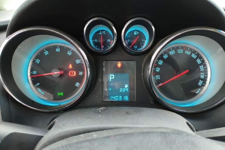 Used Buick GT 2013 XT 1.6L Automatic Fashion Edition Instrument Cluster
