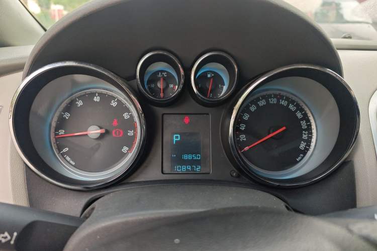 Used Buick GT 2013 XT 1.6L Automatic Fashion Edition Instrument Cluster