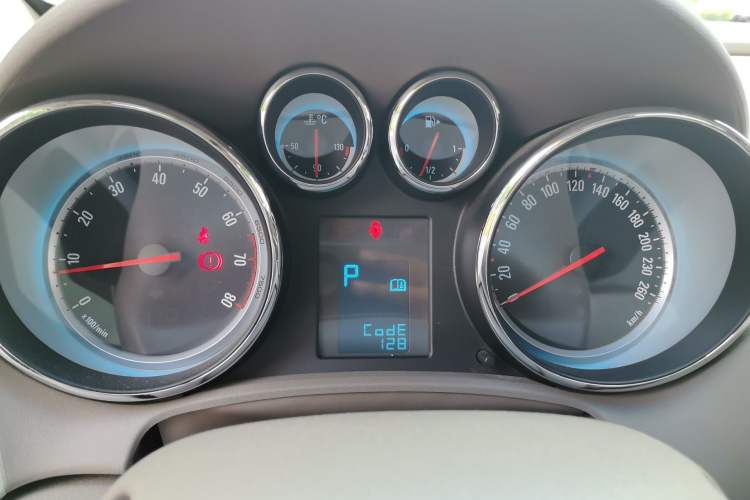 Used Buick GT 2013 GT 1.6L Automatic Fashion Edition Instrument Cluster