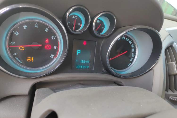 Used Buick GT 2013 GT 1.6L Automatic Fashion Edition Instrument Cluster