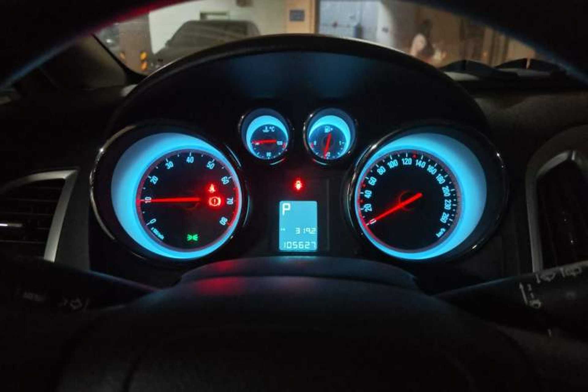 Used Buick GT 2013 XT 1.6L Automatic Fashion Edition Instrument Cluster