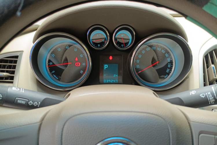 Used Buick GT 2013 GT 1.6L Automatic Fashion Edition Instrument Cluster