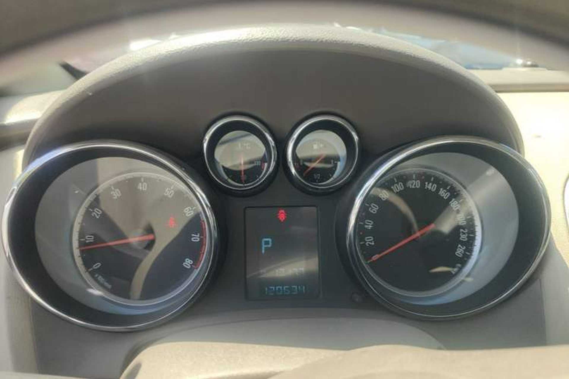 Used Buick GT 2013 GT 1.6L Automatic Fashion Edition Instrument Cluster