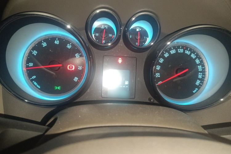 Used Buick GT 2013 GT 1.6L Automatic Fashion Edition Instrument Cluster