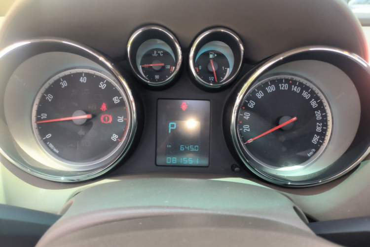 Used Buick GT 2013 GT 1.6L Automatic Fashion Edition Instrument Cluster