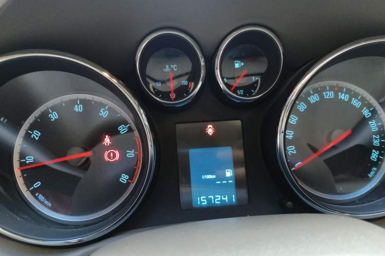 Used Buick GT 2013 GT 1.6L Manual Comfort Edition Instrument Cluster
