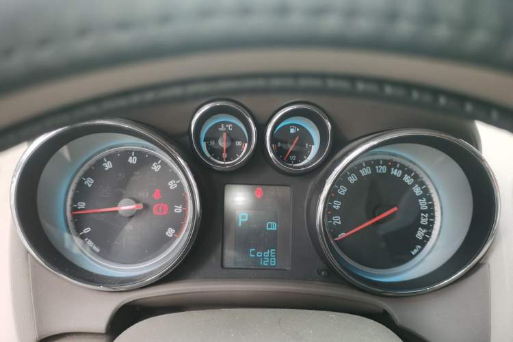 Used Buick GT 2013 GT 1.6L Automatic Fashion Edition Instrument Cluster