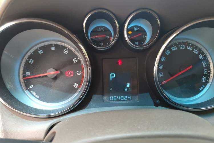 Used Buick GT 2013 GT 1.6L Automatic Fashion Edition Instrument Cluster