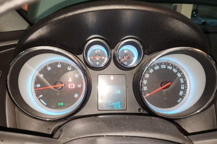 Used Buick GT 2013 XT 1.6T Automatic Fashion Sport Edition Instrument Cluster