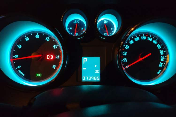 Used Buick GT 2013 XT 1.6L Automatic Fashion Edition Instrument Cluster