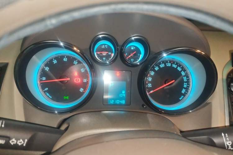 Used Buick GT 2013 GT 1.6L Automatic Fashion Edition Instrument Cluster