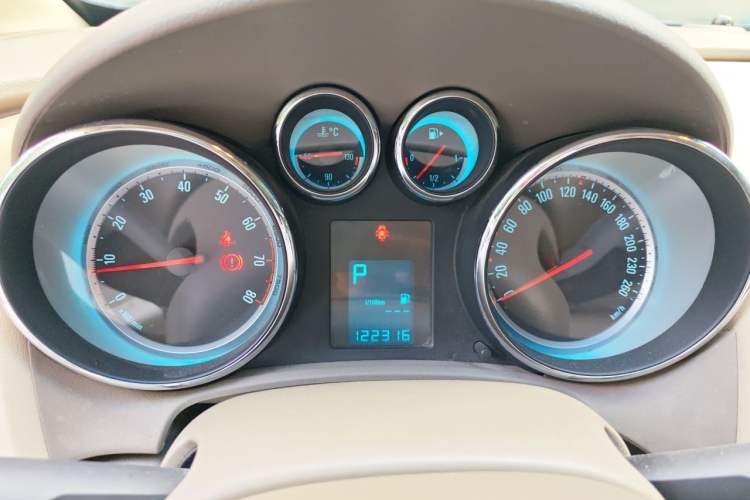 Used Buick GT 2013 GT 1.6L Automatic Fashion Edition Instrument Cluster