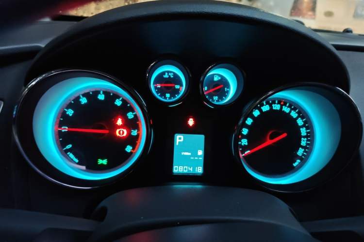 Used Buick GT 2013 XT 1.6L Automatic Fashion Edition Instrument Cluster