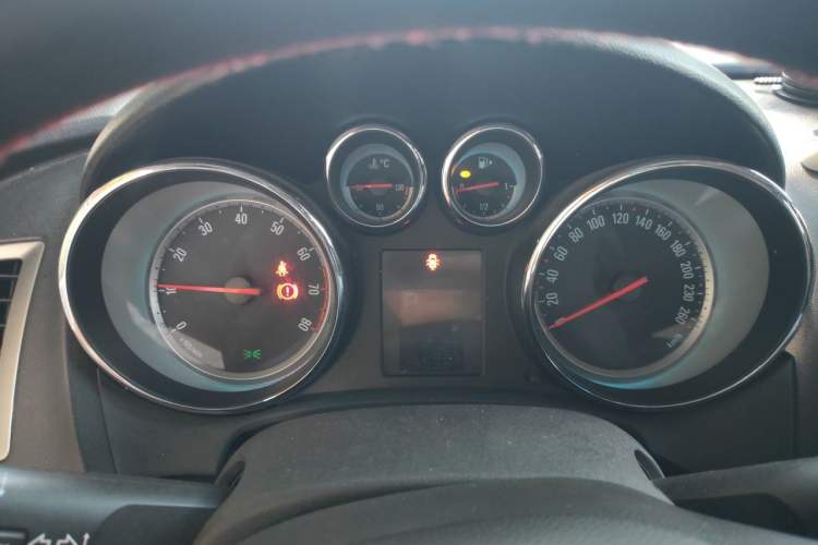 Used Buick GT 2013 XT 1.6T Automatic Fashion Sport Edition Instrument Cluster