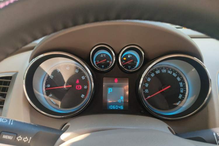 Used Buick GT 2013 GT 1.6L Automatic Fashion Edition Instrument Cluster