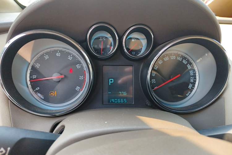 Used Buick GT 2013 GT 1.6L Automatic Fashion Edition Instrument Cluster