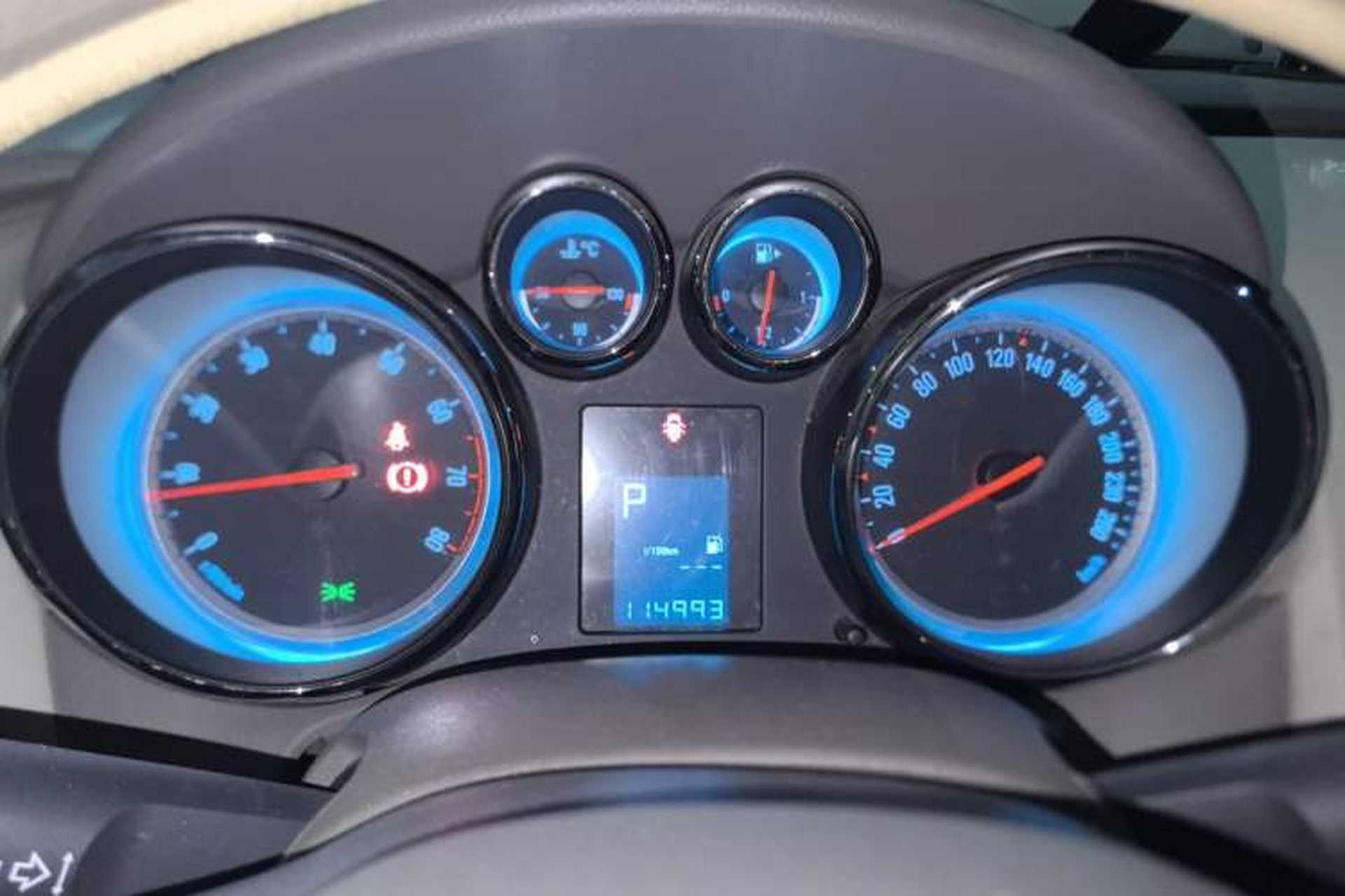 Used Buick GT 2013 GT 1.6L Automatic Fashion Edition Instrument Cluster