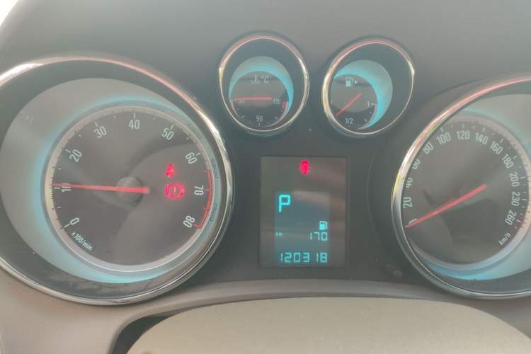 Used Buick GT 2013 GT 1.6L Automatic Fashion Edition Instrument Cluster
