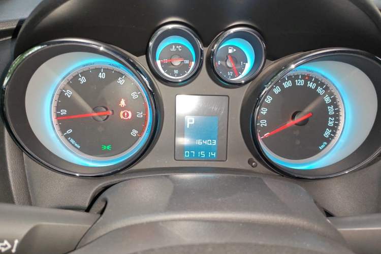 Used Buick GT 2013 XT 1.6L Automatic Fashion Edition Instrument Cluster