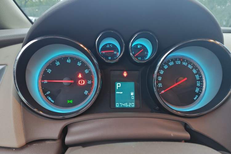 Used Buick GT 2013 GT 1.6L Automatic Fashion Edition Instrument Cluster