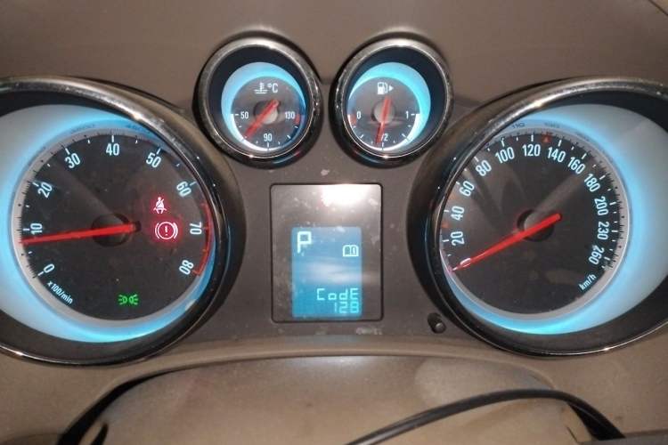 Used Buick GT 2013 GT 1.6L Automatic Fashion Edition Instrument Cluster