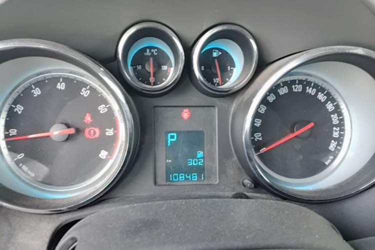 Used Buick GT 2013 XT 1.6L Automatic Fashion Edition Instrument Cluster