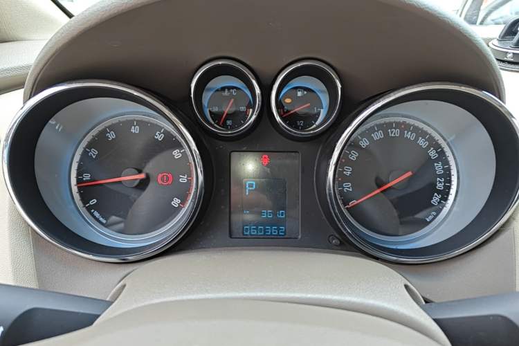 Used Buick GT 2013 GT 1.6L Automatic Fashion Edition Instrument Cluster