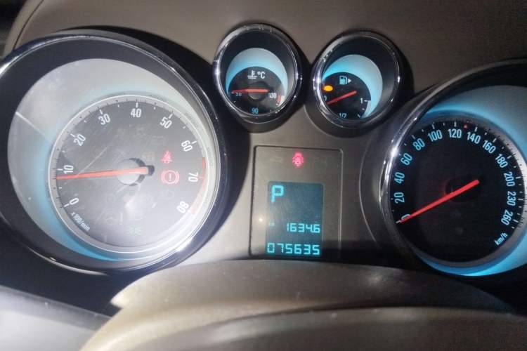Used Buick GT 2013 GT 1.6L Automatic Fashion Edition Instrument Cluster