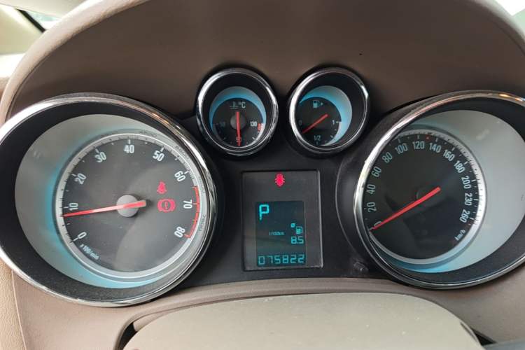 Used Buick GT 2013 GT 1.6L Automatic Fashion Edition Instrument Cluster