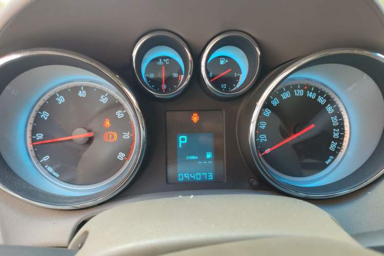 Used Buick GT 2013 GT 1.6L Automatic Fashion Edition Instrument Cluster