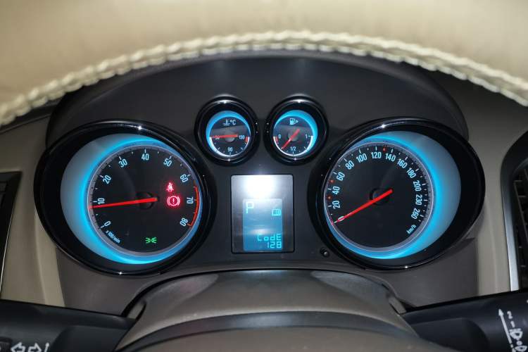Used Buick GT 2013 GT 1.6L Automatic Fashion Edition Instrument Cluster