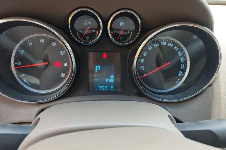 Used Buick GT 2013 GT 1.6L Automatic Comfort Edition Instrument Cluster