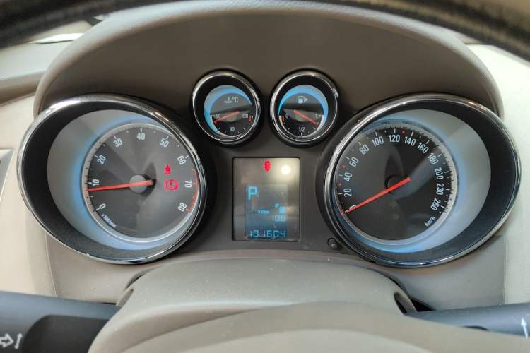 Used Buick GT 2013 GT 1.6L Automatic Fashion Edition Instrument Cluster