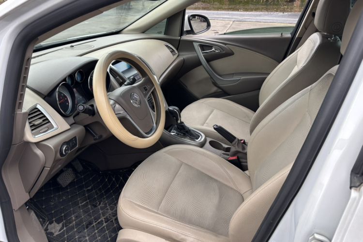 Used Buick GT 2013 GT 1.6L Automatic Fashion Edition Interior 1
