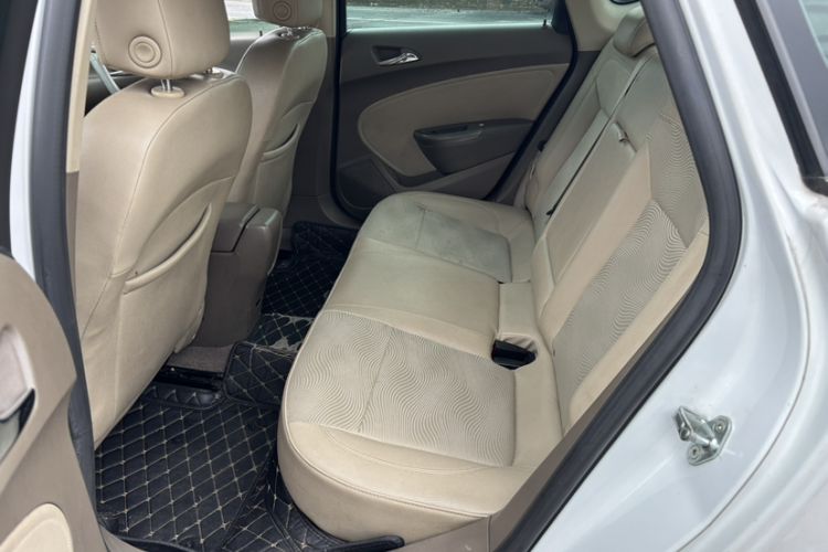 Used Buick GT 2013 GT 1.6L Automatic Fashion Edition Interior 2