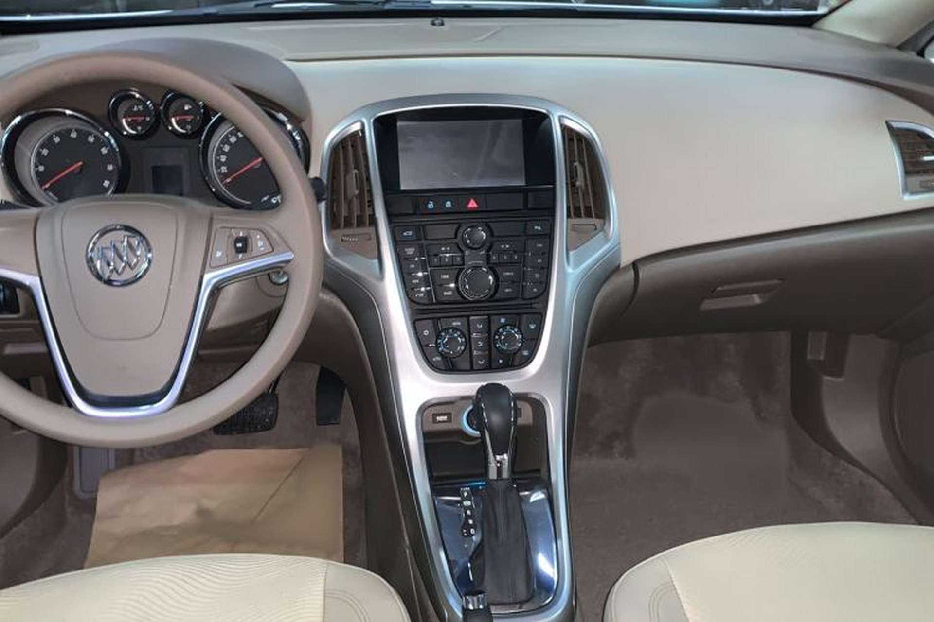 Used Buick GT 2013 GT 1.6L Automatic Fashion Edition Interior 3