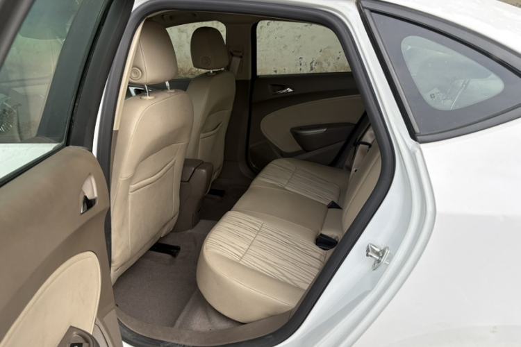 Used Buick GT 2013 GT 1.6L Manual Comfort Edition Interior 3