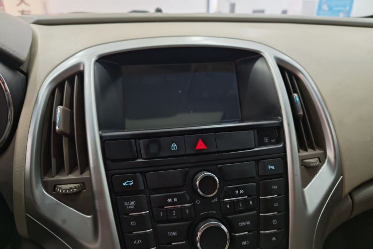 Used Buick GT 2013 GT 1.6L Manual Entry-Level Model Interior 8