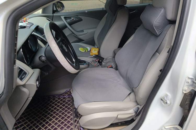 Used Buick GT 2013 XT 1.6L Automatic Fashion Edition Left Front Seat