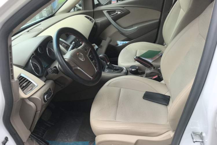 Used Buick GT 2013 GT 1.6L Automatic Fashion Edition Left Front Seat