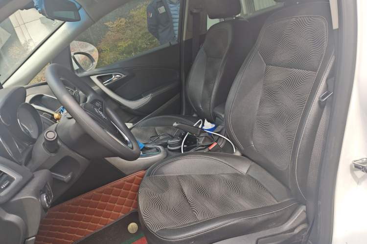 Used Buick GT 2013 XT 1.6L Automatic Fashion Edition Left Front Seat