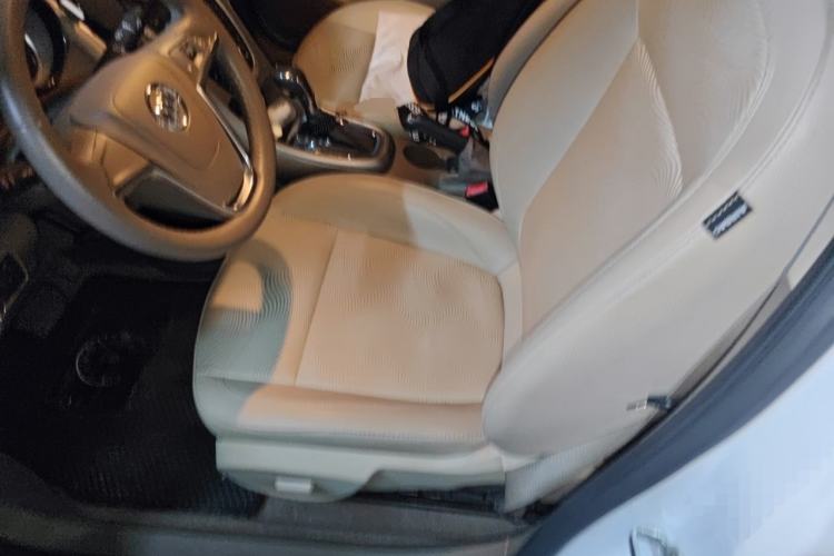Used Buick GT 2013 GT 1.6L Automatic Fashion Edition Left Front Seat