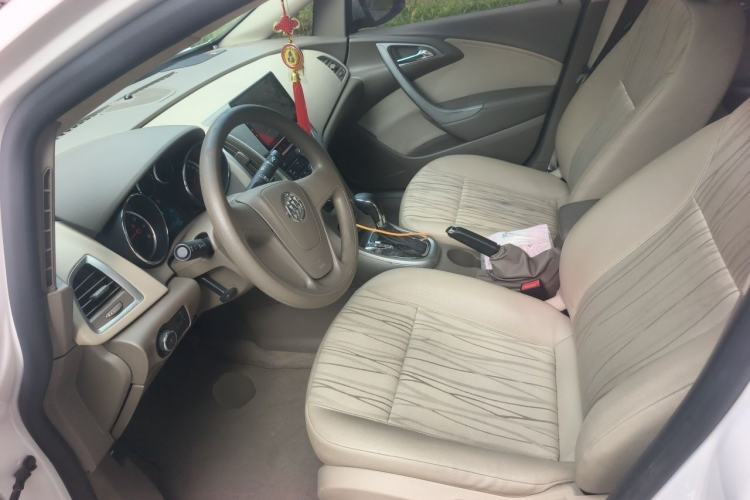 Used Buick GT 2013 GT 1.6L Automatic Fashion Edition Left Front Seat