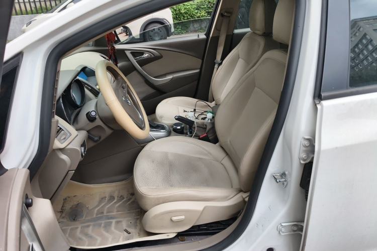 Used Buick GT 2013 GT 1.6L Automatic Fashion Edition Left Front Seat