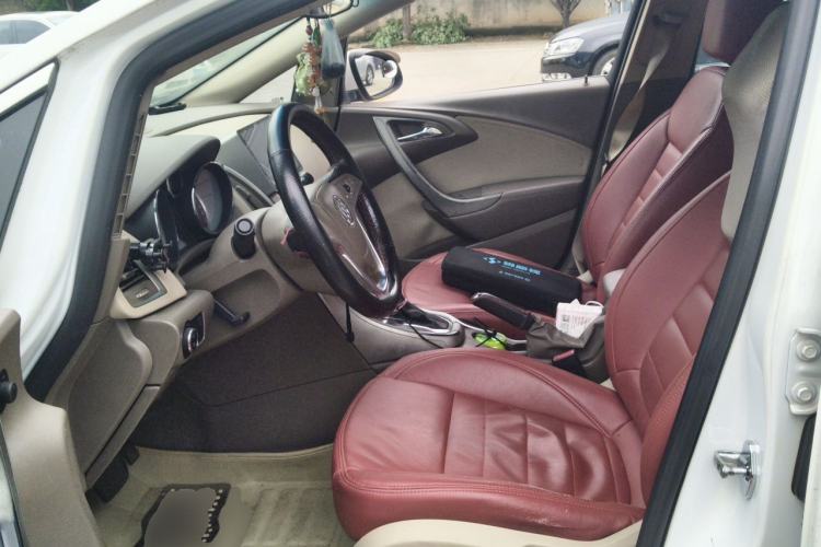 Used Buick GT 2013 GT 1.6L Automatic Fashion Edition Left Front Seat