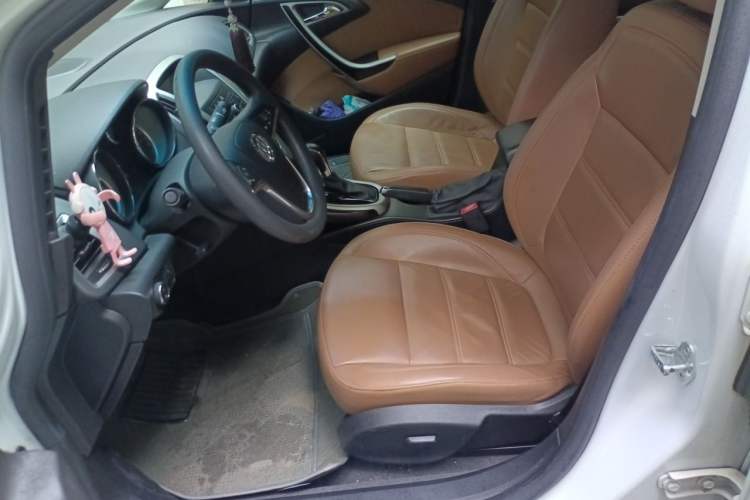 Used Buick GT 2013 GT 1.8L Automatic Fashion Edition Left Front Seat
