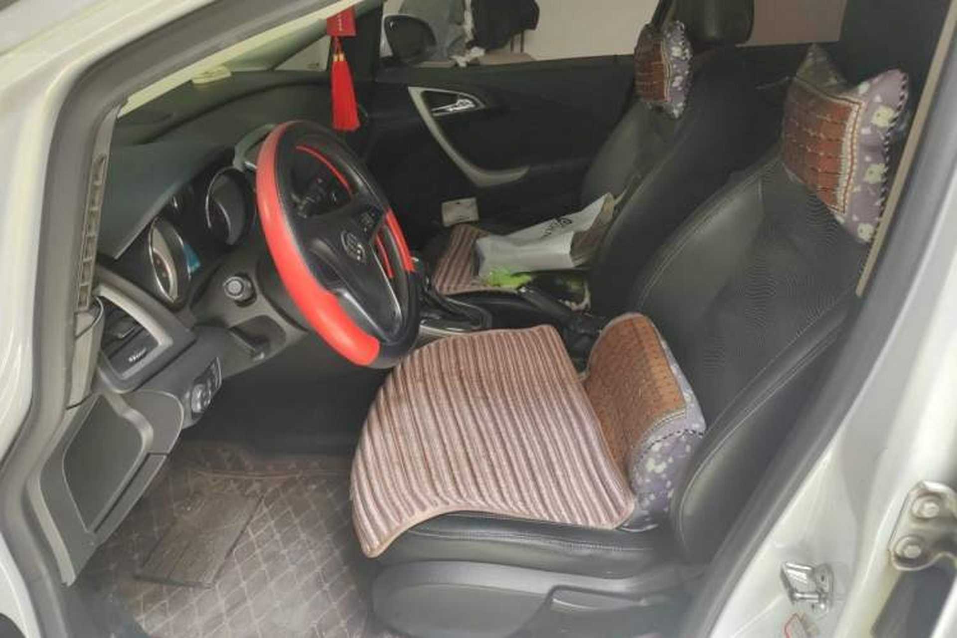 Used Buick GT 2013 XT 1.6L Automatic Fashion Edition Left Front Seat