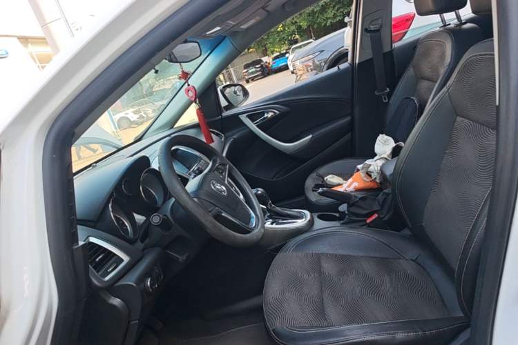 Used Buick GT 2013 XT 1.6L Automatic Fashion Edition Left Front Seat