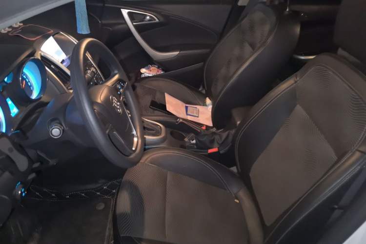 Used Buick GT 2013 XT 1.6L Automatic Fashion Edition Left Front Seat